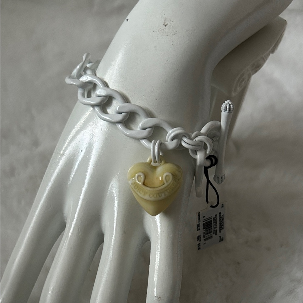 Juicy Couture White Bracelet with Cream Heart Charm